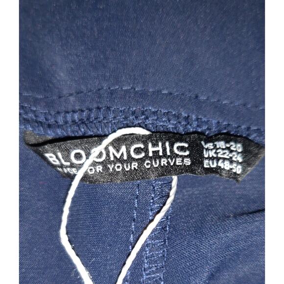 Bloomchic CHIC Top Blouse NAVY BLUE Floral Sleeves SIZE 18-20 Lightweight NWT - Picture 8 of 11